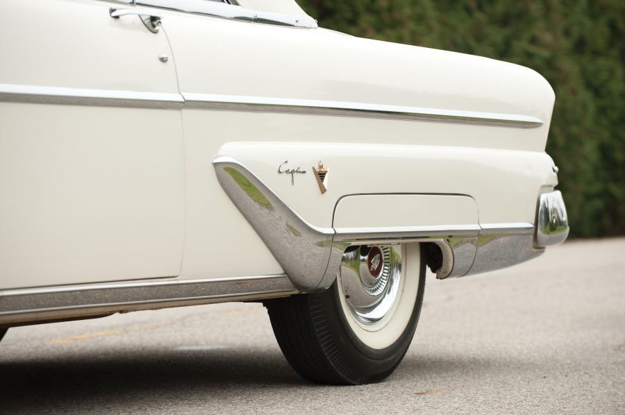 Детали экстерьера Lincoln Capri Special Custom Convertible (76A) 1955 года  (фото 20 из 39)